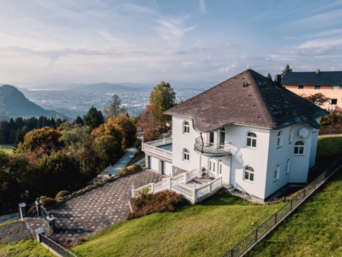 Großzügige Villa mit Panoramablick über Klagenfurt und den Wörthersee